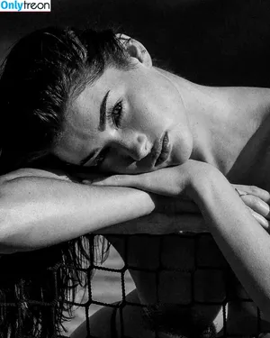Sara Moratilla / Sara de Luz / SaraDeLuz / sara_mrtlla фото голая #0411