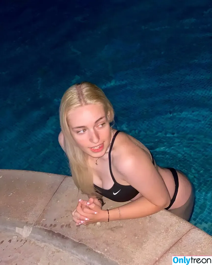 Sara Peterkova nude photo #0007 (sara.peterkova)
