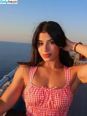 Sara Saffari / sara_saffari / sarasaffari__ nude photo #0898