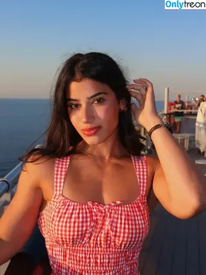 Sara Saffari / sara_saffari / sarasaffari__ nude photo #0900