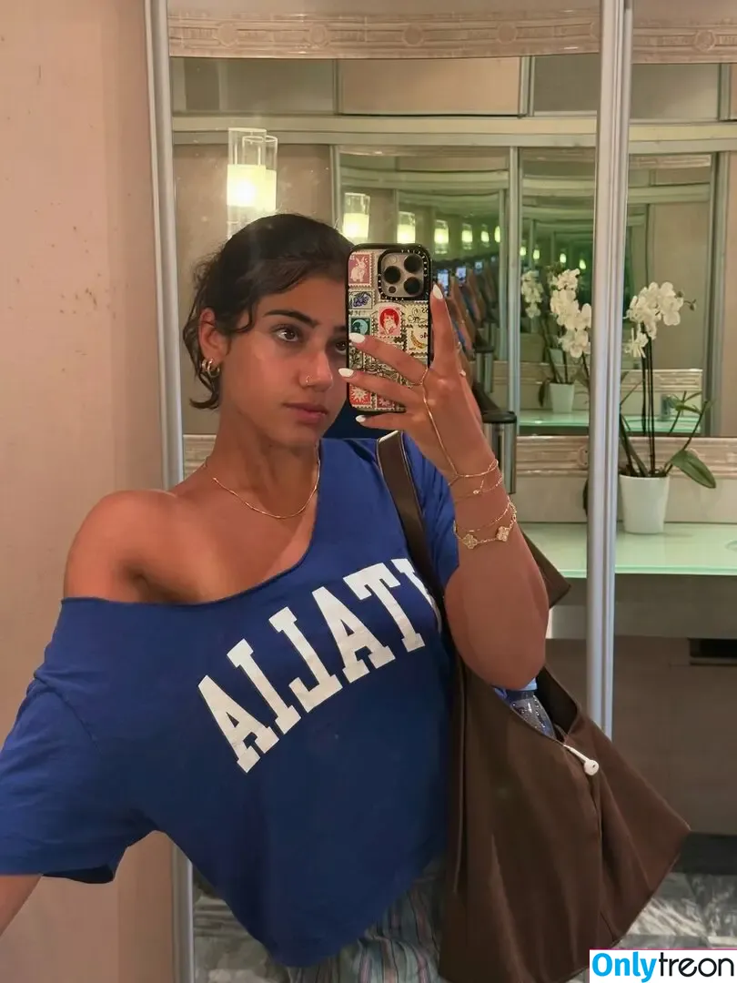 Sara Saffari nude photo #0902 (sara_saffari / sarasaffari__)