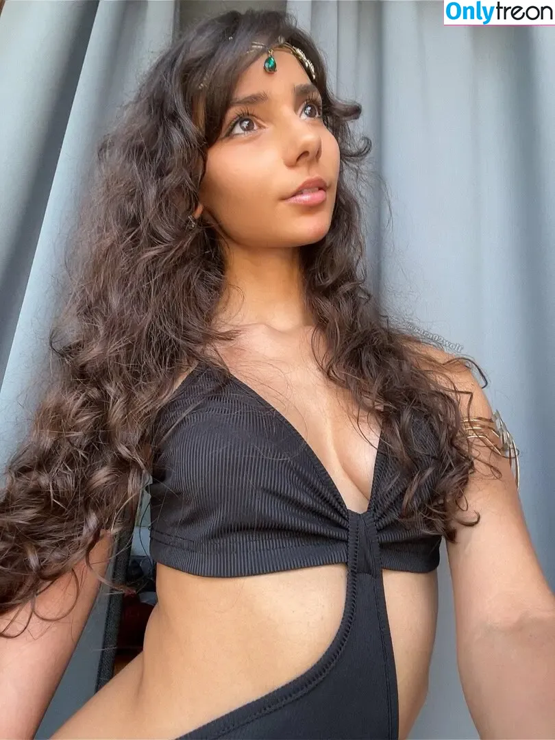 Sara02wolf nude photo #0004 (sarahwolf)