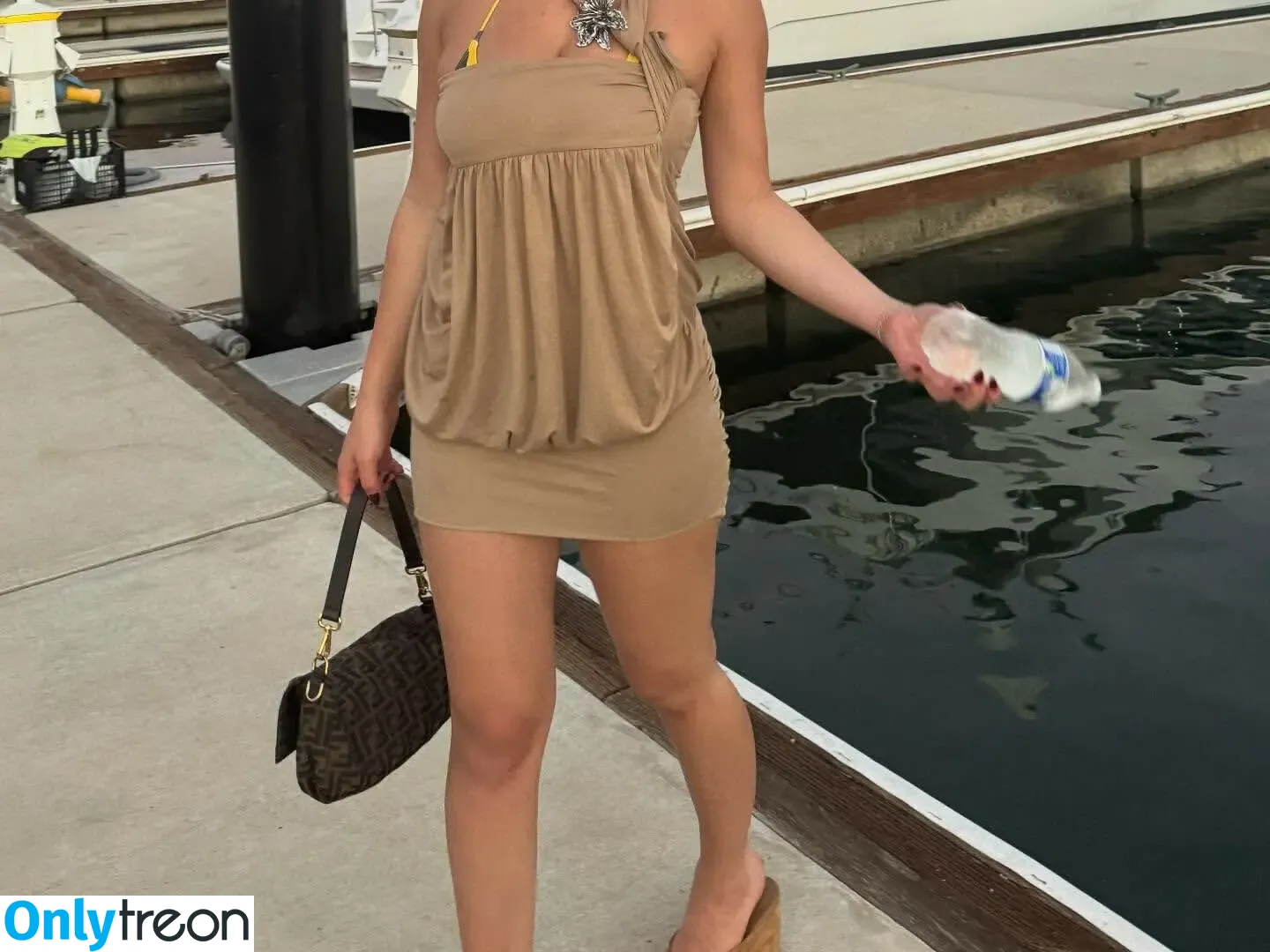 Sarabella Harris голая photo #0961 (iamsarahharris / sarabellaharriss / sexiisariii777)