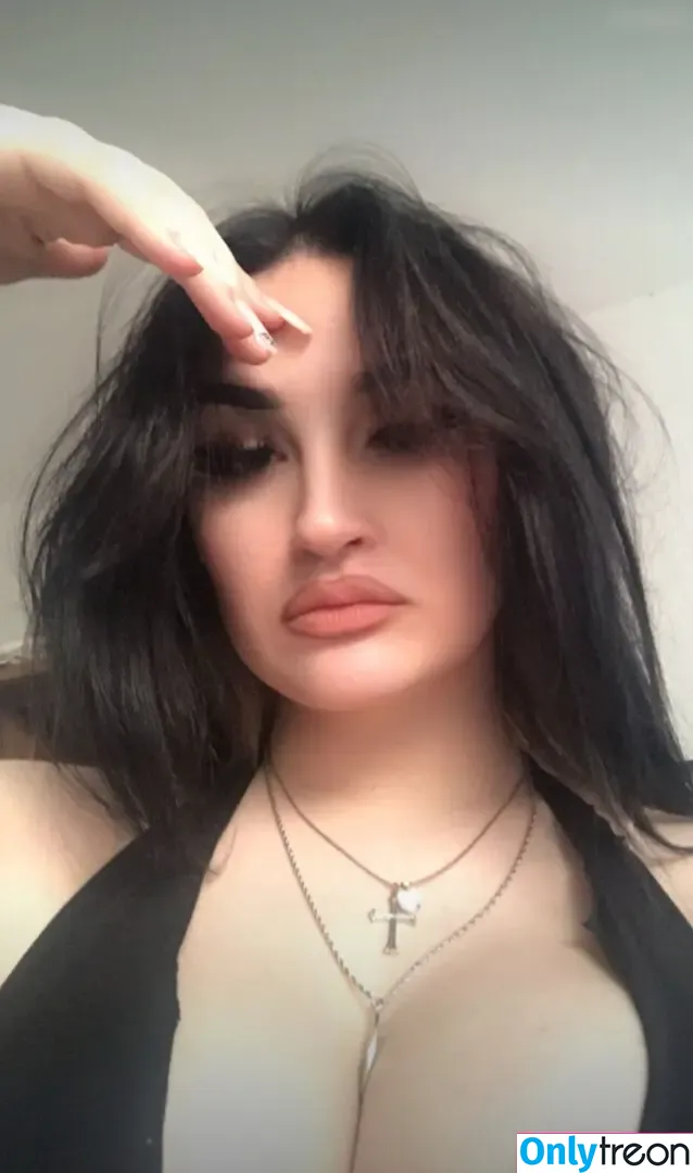 Sarah / blckbtyy / urluvv.sarah nude photo #0004 (blckbtyy / urluvvshh)