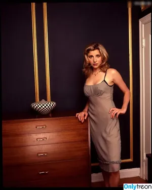 Sarah Chalke / sarahchalke nude photo #0009