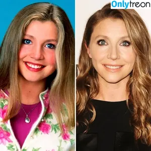 Sarah Chalke / sarahchalke nude photo #0060