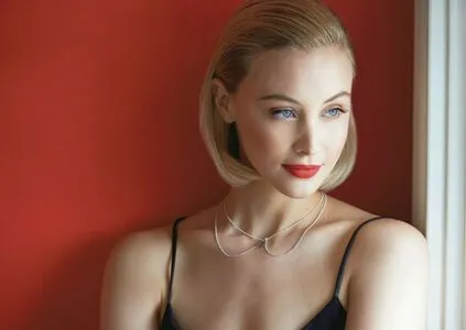 Sarah Gadon / sarahgadon фото голая #0022