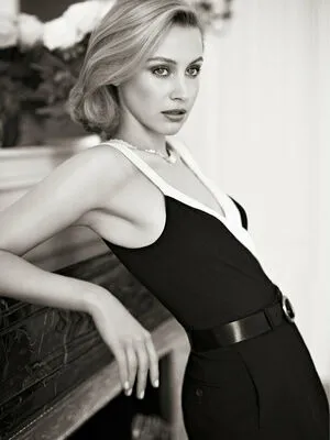 Sarah Gadon / sarahgadon фото голая #0037