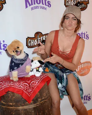 Sarah Hyland / Sarah_Hyland / sarahhyland фото голая #0016