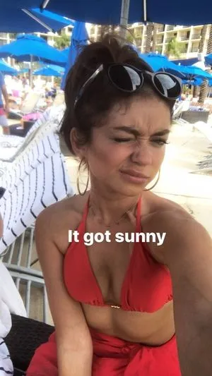 Sarah Hyland / Sarah_Hyland / sarahhyland фото голая #0052