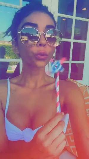 Sarah Hyland / Sarah_Hyland / sarahhyland фото голая #0057