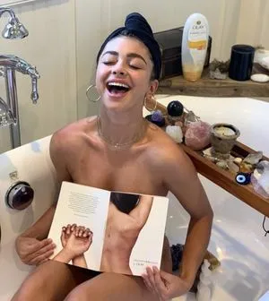 Sarah Hyland / Sarah_Hyland / sarahhyland фото голая #0061