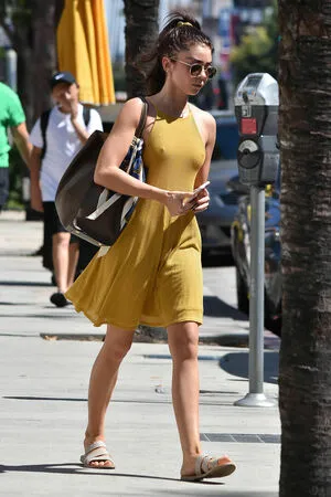 Sarah Hyland / Sarah_Hyland / sarahhyland фото голая #0090