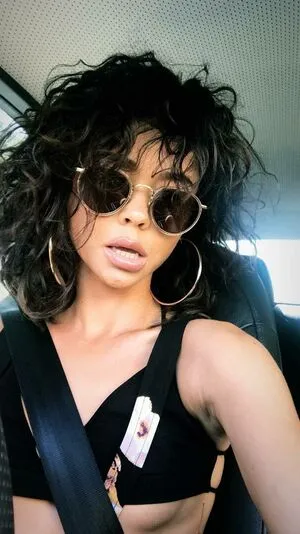 Sarah Hyland / Sarah_Hyland / sarahhyland фото голая #0123