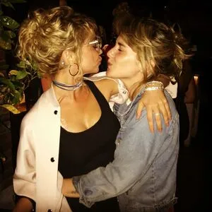Sarah Hyland / Sarah_Hyland / sarahhyland фото голая #0142