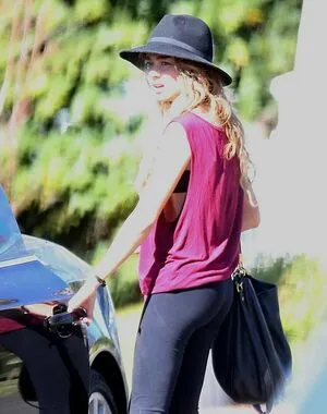 Sarah Hyland / Sarah_Hyland / sarahhyland фото голая #0148