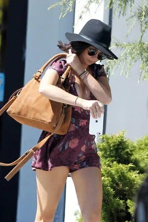 Sarah Hyland / Sarah_Hyland / sarahhyland фото голая #0149