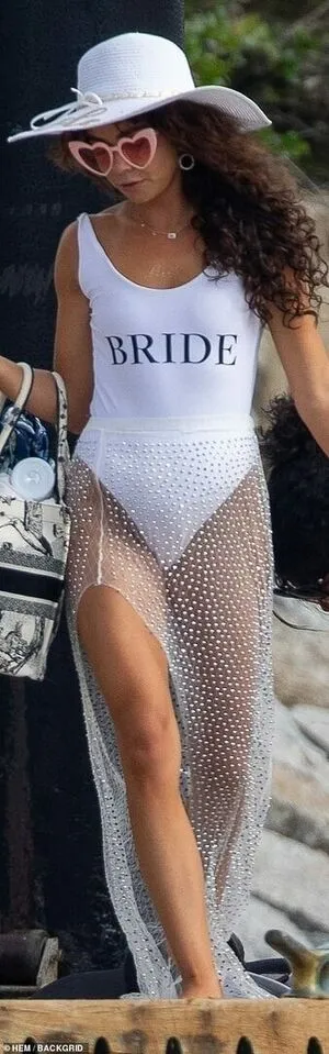 Sarah Hyland / Sarah_Hyland / sarahhyland фото голая #0263
