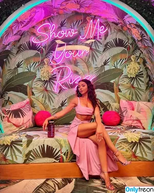 Sarah Hyland / Sarah_Hyland / sarahhyland фото голая #0514