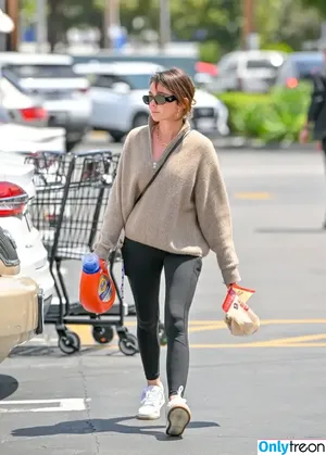 Sarah Hyland / Sarah_Hyland / sarahhyland фото голая #0536