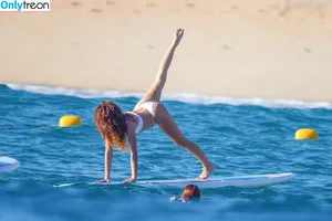 Sarah Hyland / Sarah_Hyland / sarahhyland фото голая #0663