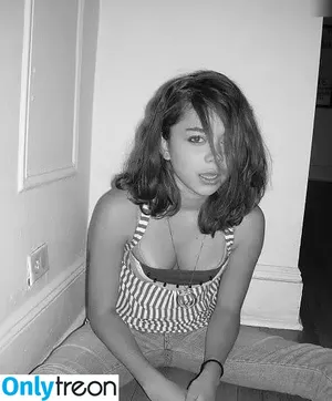 Sarah Hyland / Sarah_Hyland / sarahhyland фото голая #0691