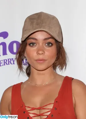 Sarah Hyland / Sarah_Hyland / sarahhyland фото голая #0811
