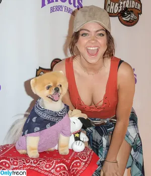 Sarah Hyland / Sarah_Hyland / sarahhyland фото голая #0826