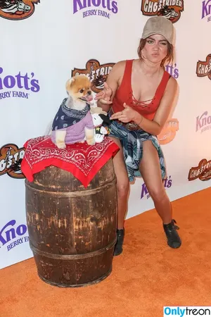 Sarah Hyland / Sarah_Hyland / sarahhyland фото голая #0857