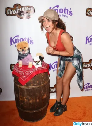 Sarah Hyland / Sarah_Hyland / sarahhyland фото голая #0862