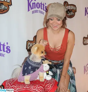Sarah Hyland / Sarah_Hyland / sarahhyland фото голая #0869