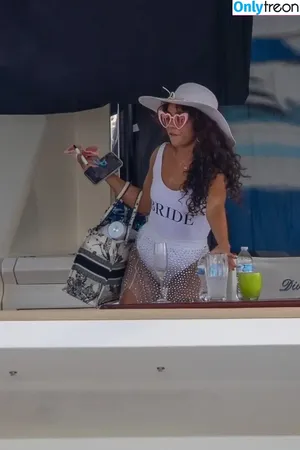 Sarah Hyland / Sarah_Hyland / sarahhyland фото голая #0875