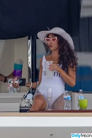 Sarah Hyland / Sarah_Hyland / sarahhyland фото голая #0885