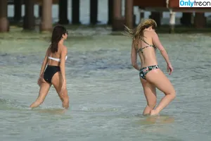 Sarah Hyland / Sarah_Hyland / sarahhyland nude photo #0947