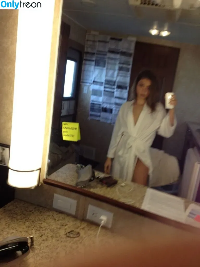 Sarah Hyland голая photo #0025 (Sarah_Hyland / sarahhyland)