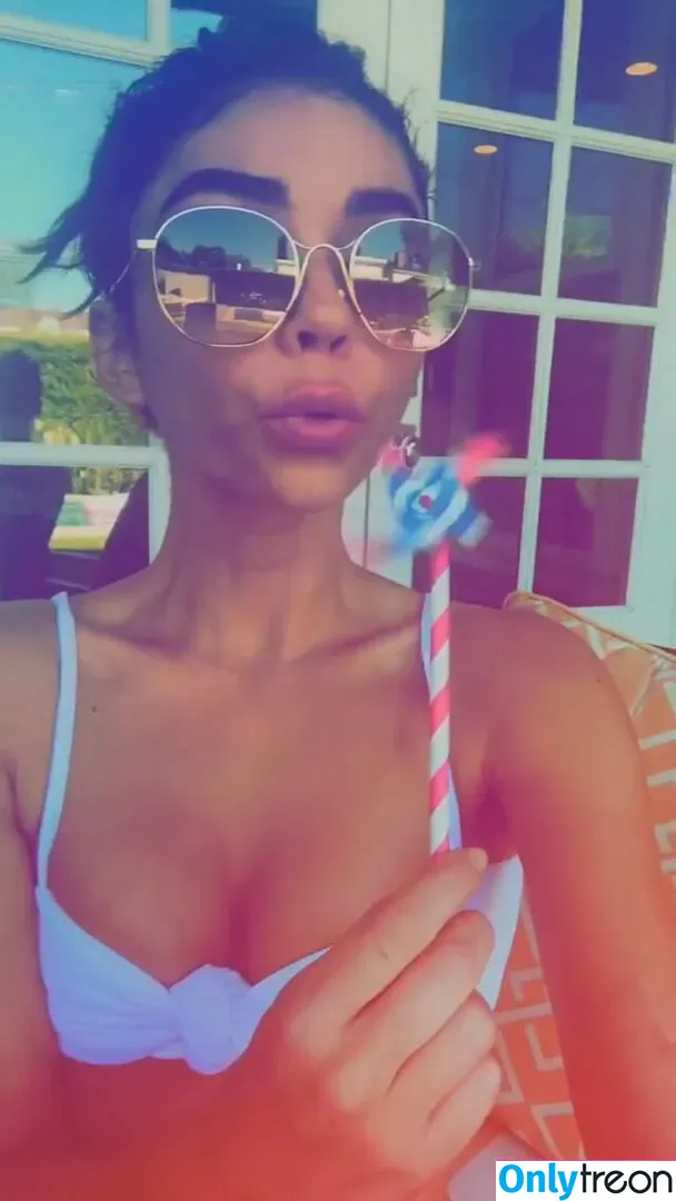 Sarah Hyland голая photo #0057 (Sarah_Hyland / sarahhyland)