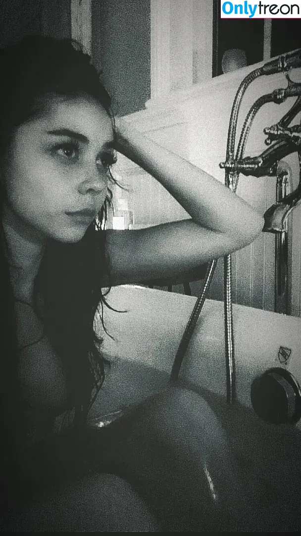 Sarah Hyland голая photo #0065 (Sarah_Hyland / sarahhyland)
