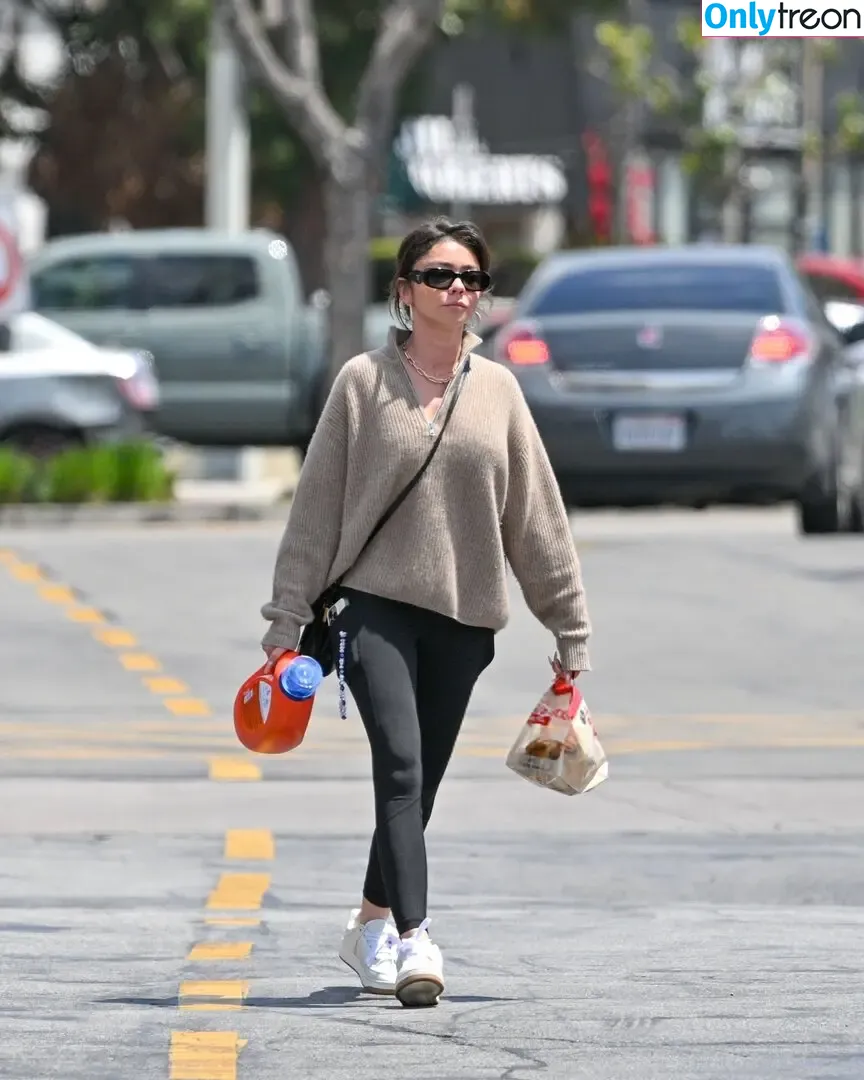 Sarah Hyland голая photo #0537 (Sarah_Hyland / sarahhyland)