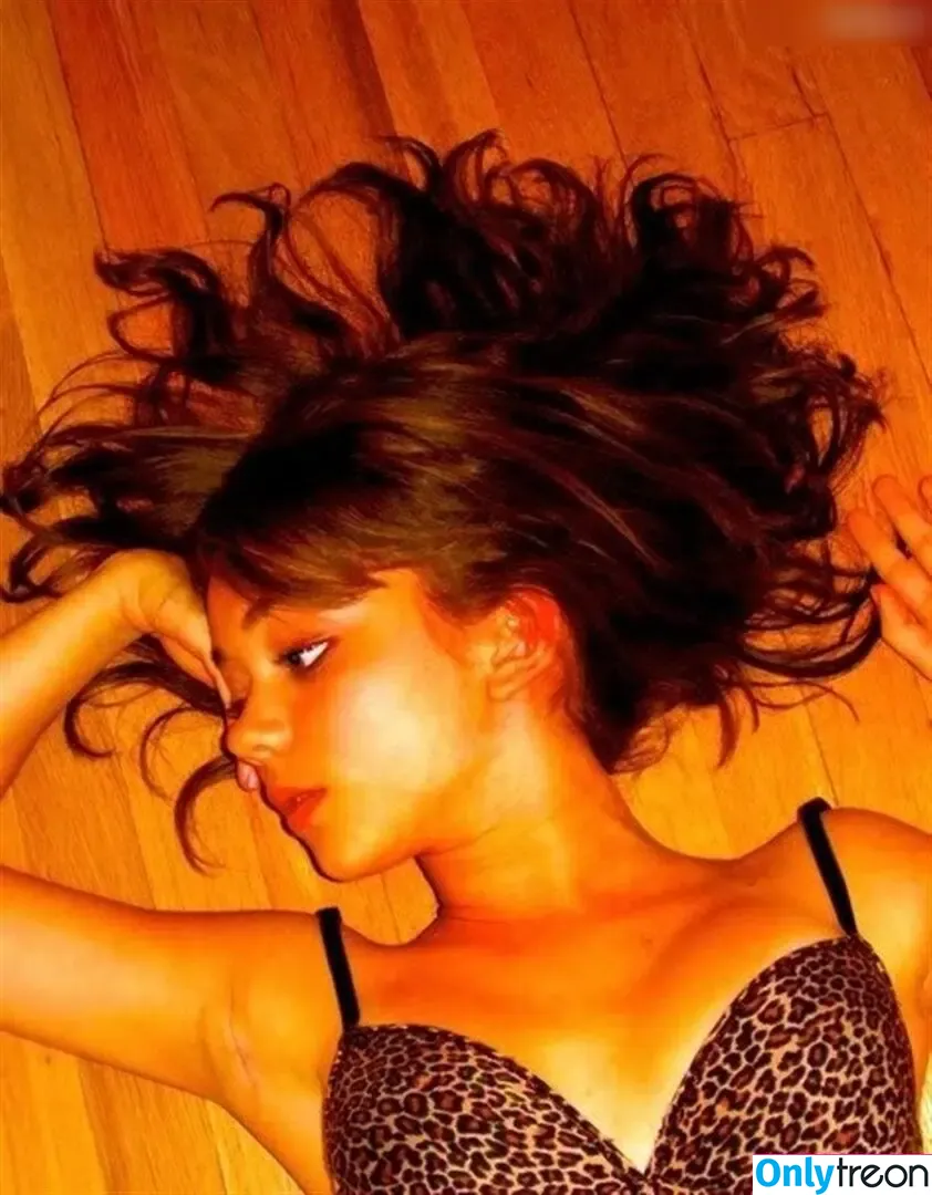 Sarah Hyland голая photo #0542 (Sarah_Hyland / sarahhyland)
