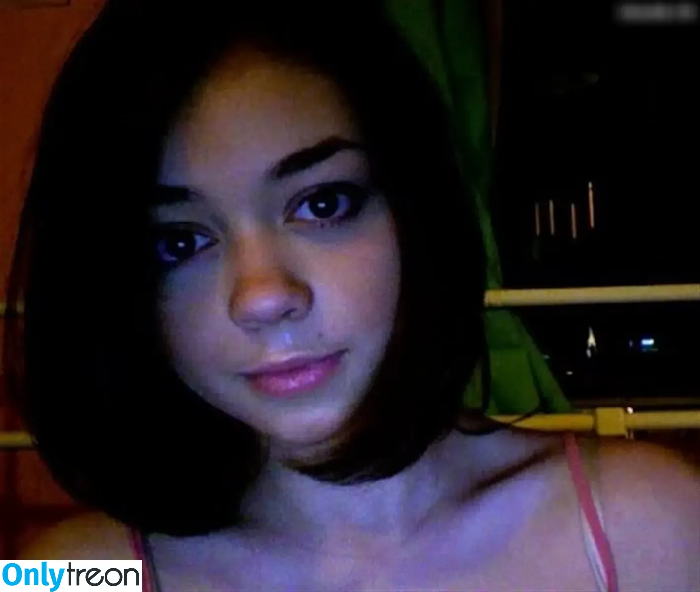 Sarah Hyland голая photo #0546 (Sarah_Hyland / sarahhyland)