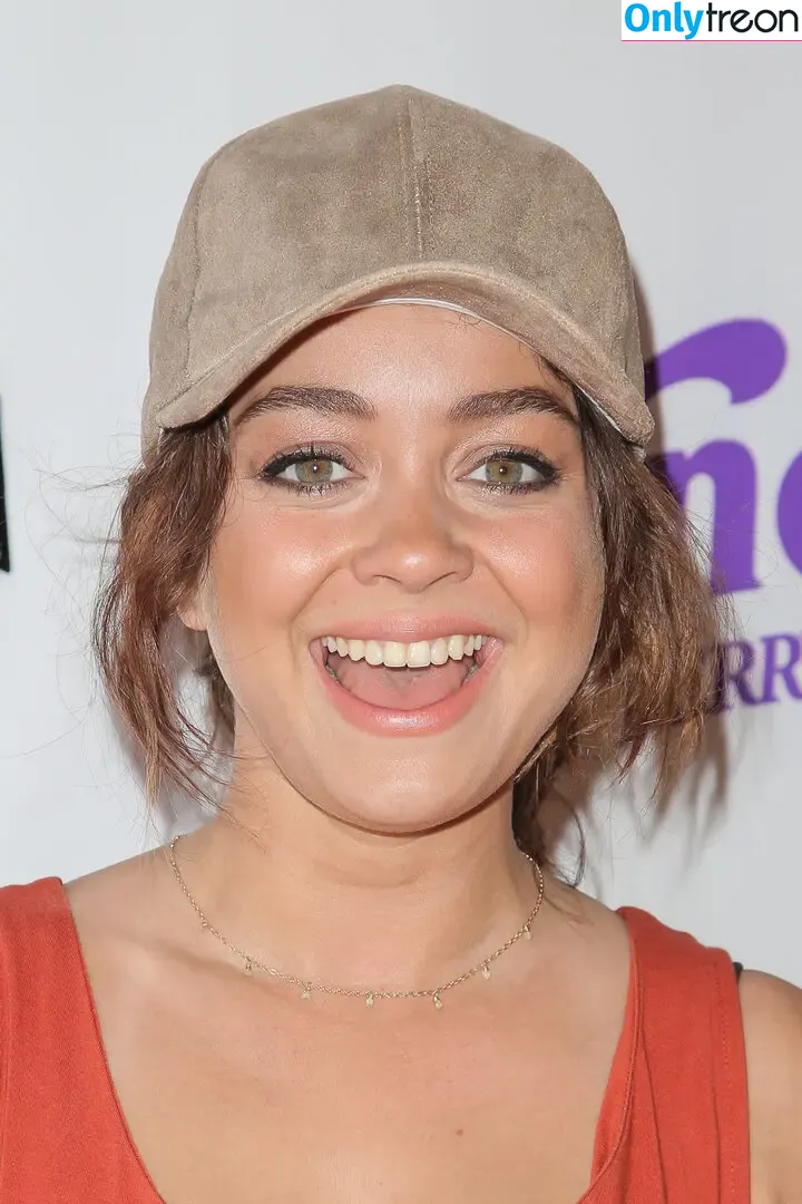 Sarah Hyland nude photo #0820 (Sarah_Hyland / sarahhyland)