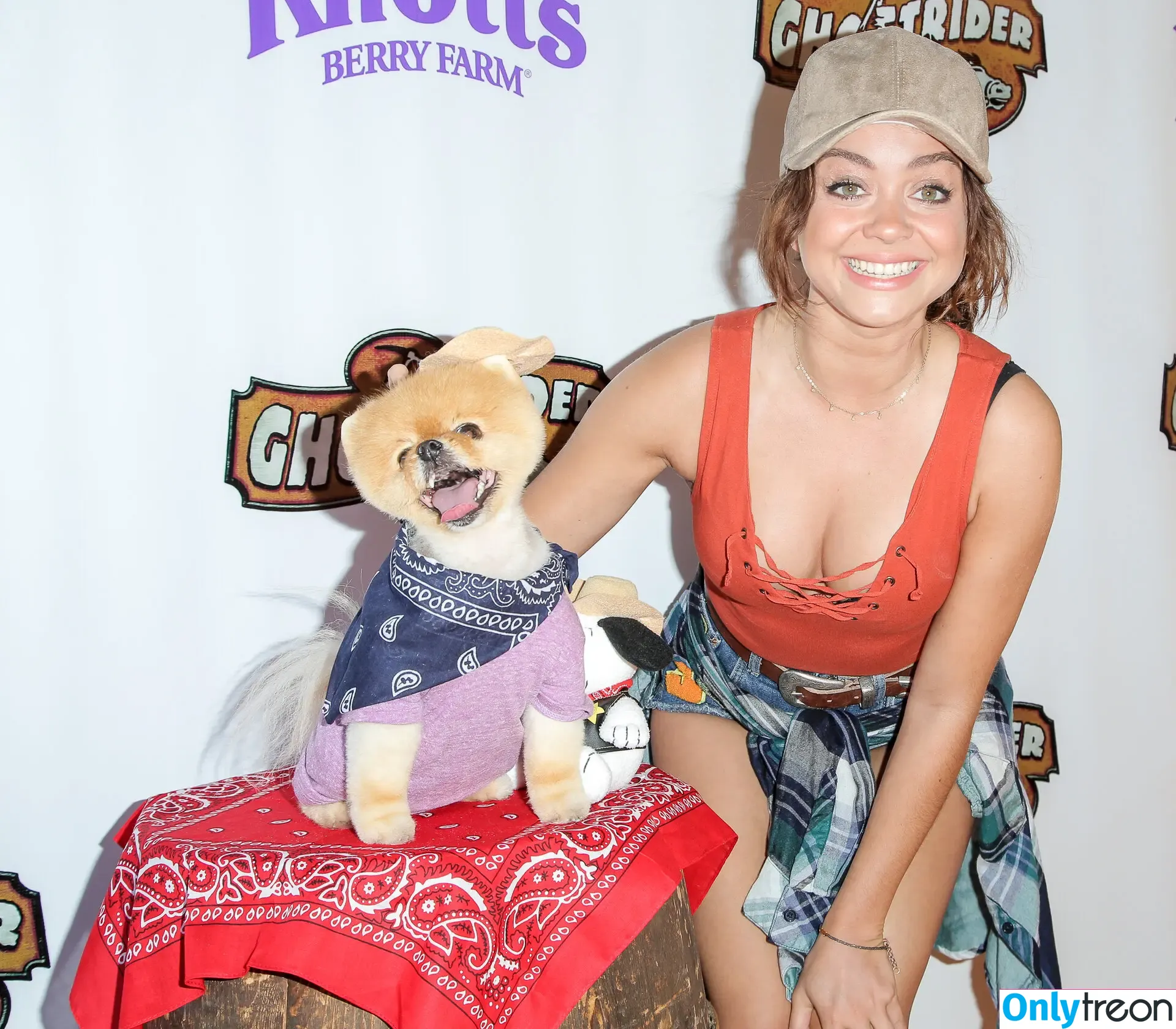 Sarah Hyland nude photo #0834 (Sarah_Hyland / sarahhyland)