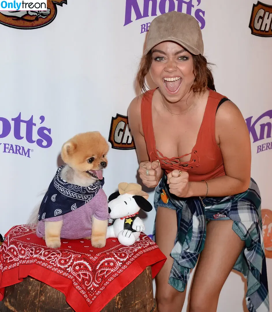 Sarah Hyland nude photo #0839 (Sarah_Hyland / sarahhyland)