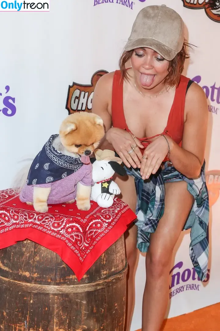 Sarah Hyland голая photo #0852 (Sarah_Hyland / sarahhyland)