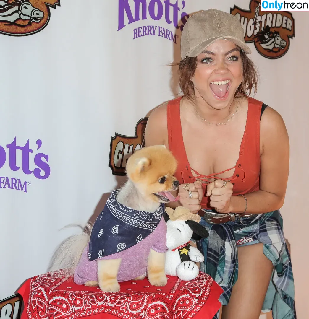 Sarah Hyland голая photo #0870 (Sarah_Hyland / sarahhyland)