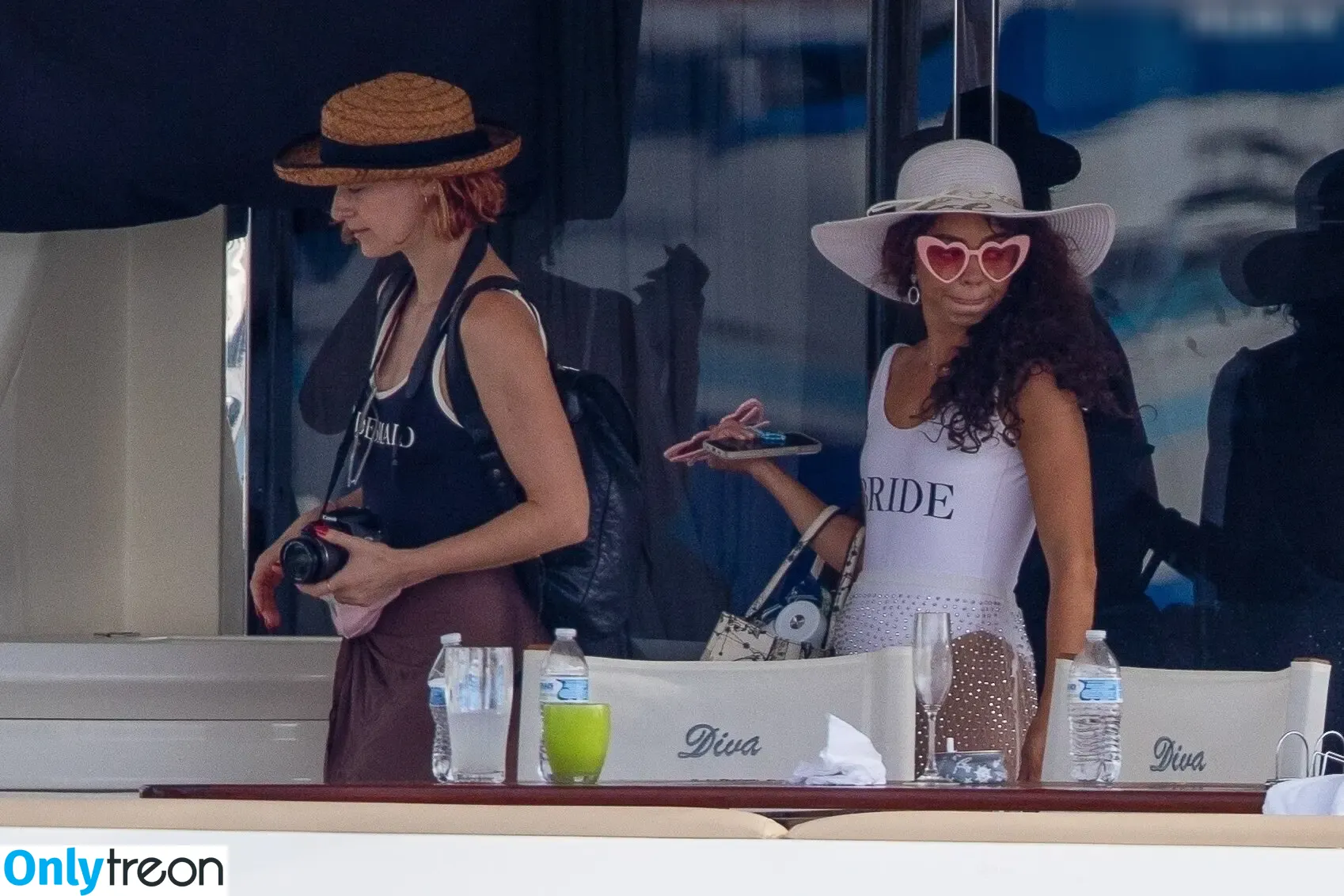 Sarah Hyland nude photo #0878 (Sarah_Hyland / sarahhyland)
