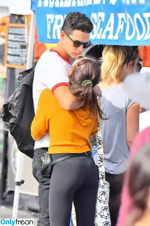 Sarah Hyland / Sarah_Hyland / sarahhyland nude photo #1007