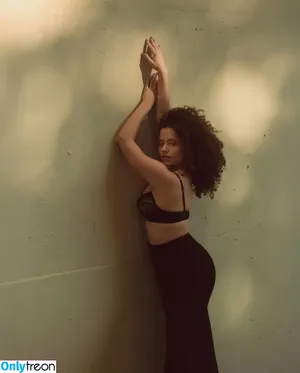 Sarah Jeffery / sarahmjeffery nude photo #0158
