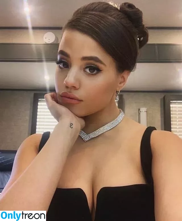 Sarah Jeffery голая photo #0010 (lazy_lewds55 / sarahmjeffery)