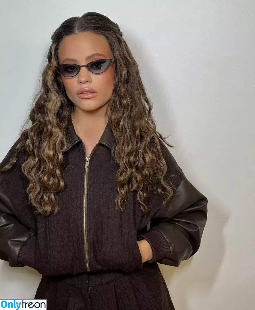 Sarah Jeffery nude photo #0090 (lazy_lewds55 / sarahmjeffery)